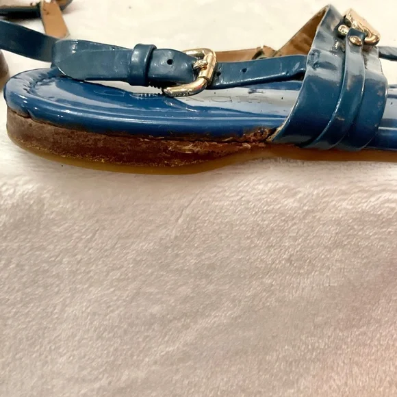 BLUE COACH CATERINE PATENT LEATHER  T STRAP  SANDALS SZ 6B - Picture 13 of 16